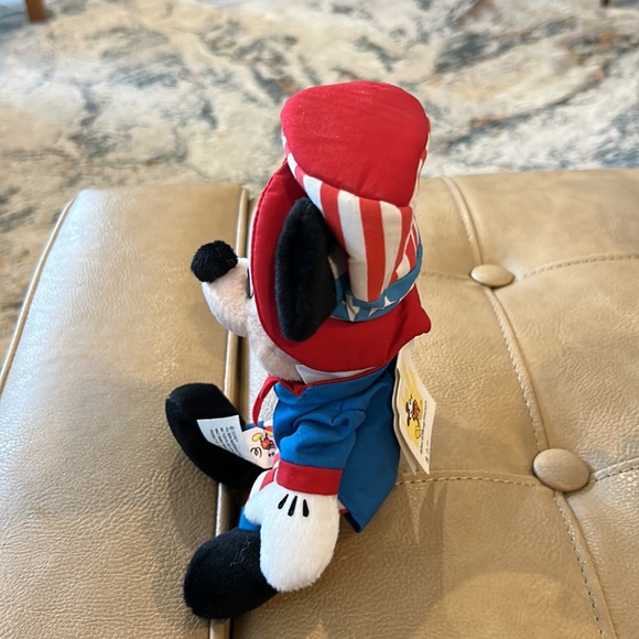 Disney Uncle Sam Mickey Mouse dressed in red white and blue - Picture 6 of 9